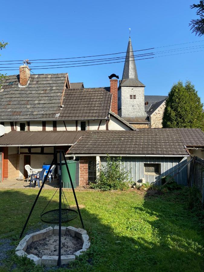 Villa 300 Jahre Altes Renoviertes Fachwerkhaus Peterslahr Exterior foto